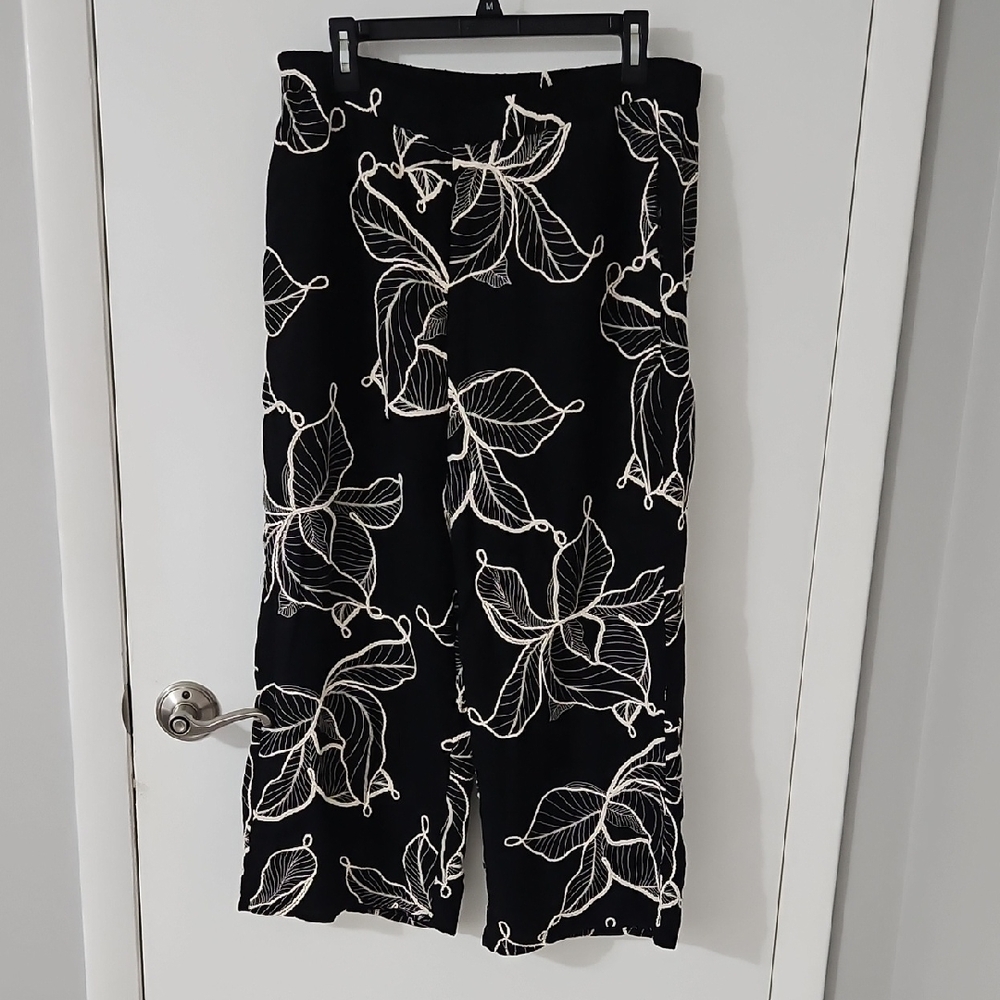 Black Wide-Leg Floral Embroidered  Pants